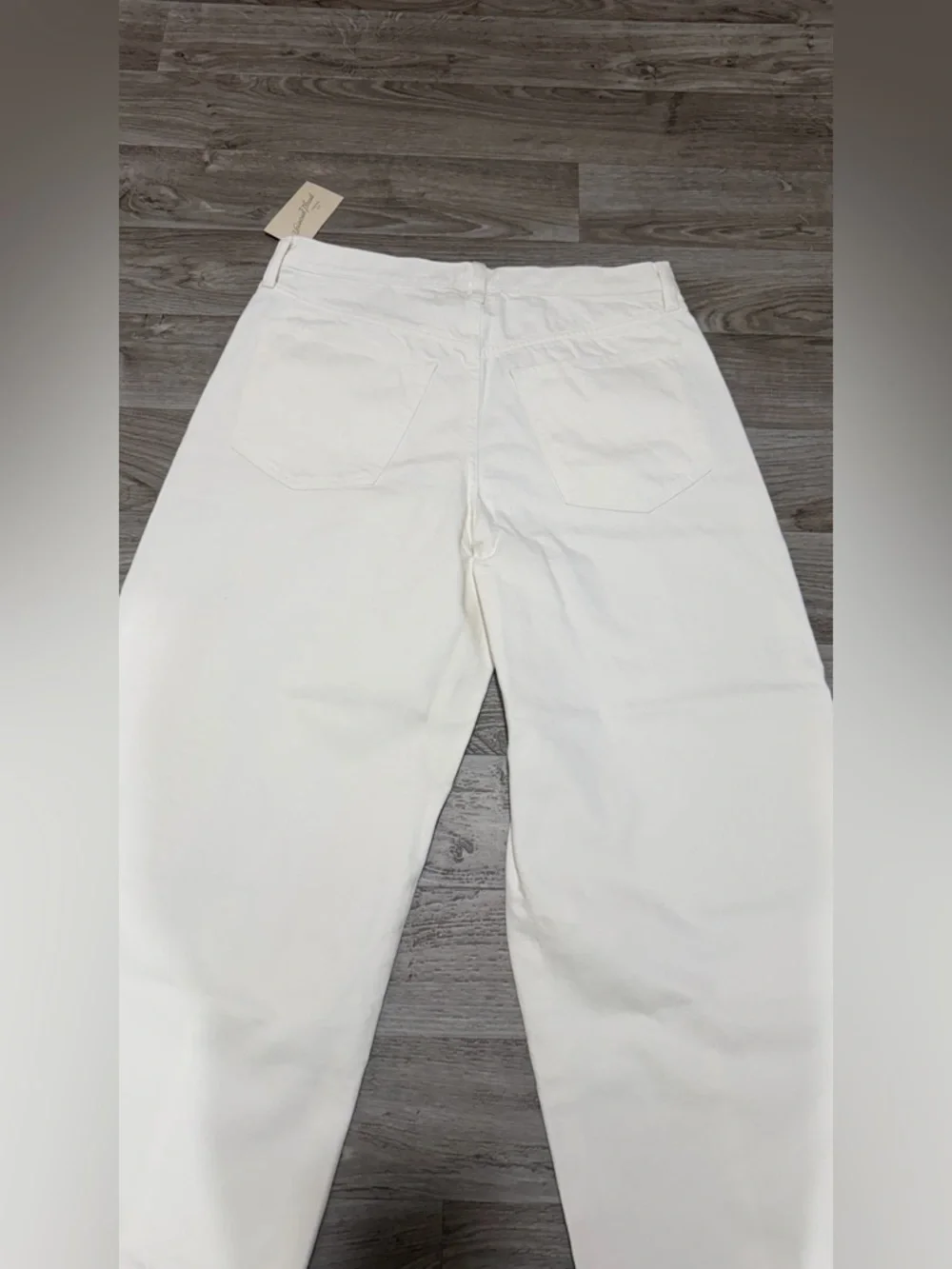 Universal Thread Women's High-Rise Easy Barrel Jeans - Picture 8 of 9